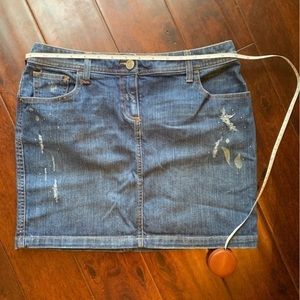 New York & Company Jean Mini Skirt Denim Frayed Cotton Whiskering Size 8